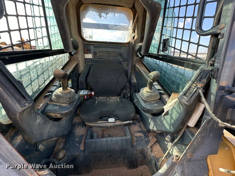 image for item DP6020 2012 John Deere 333D tracked skid steer loader