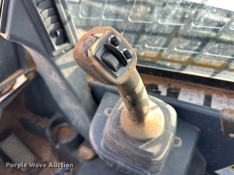 image for item DP6020 2012 John Deere 333D tracked skid steer loader