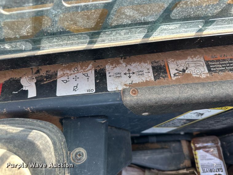 image for item DP6020 2012 John Deere 333D tracked skid steer loader