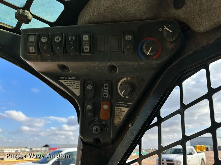 image for item DP6020 2012 John Deere 333D tracked skid steer loader