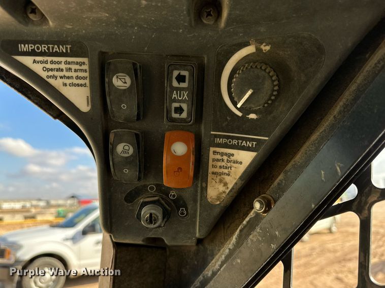 image for item DP6020 2012 John Deere 333D tracked skid steer loader