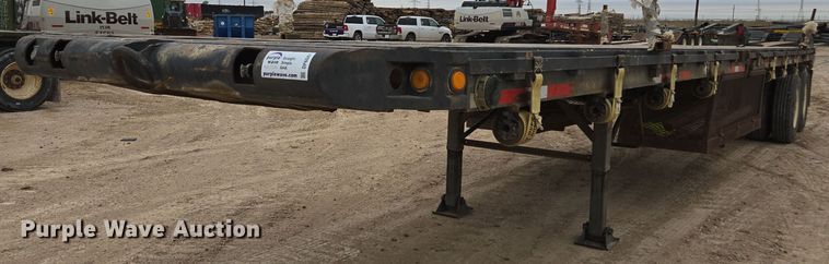 image for item DP6047 1977 Fruehauf  flatbed trailer