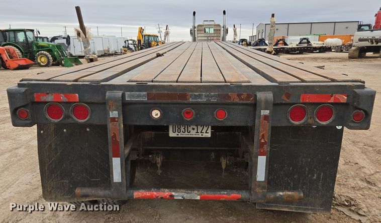 image for item DP6047 1977 Fruehauf  flatbed trailer
