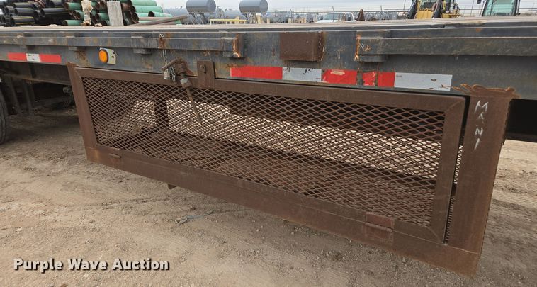 image for item DP6047 1977 Fruehauf  flatbed trailer