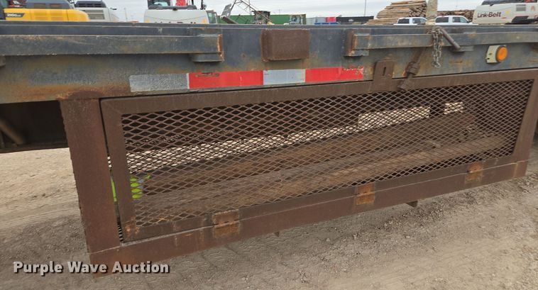 image for item DP6047 1977 Fruehauf  flatbed trailer