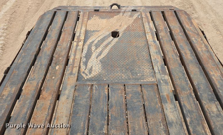 image for item DP6047 1977 Fruehauf  flatbed trailer