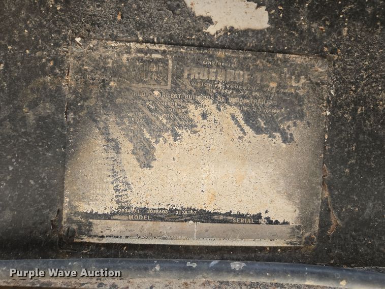 image for item DP6047 1977 Fruehauf  flatbed trailer