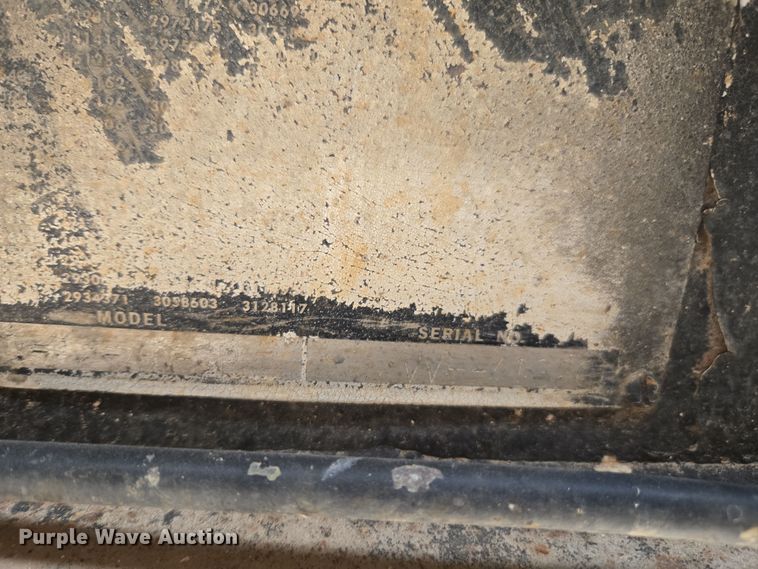 image for item DP6047 1977 Fruehauf  flatbed trailer