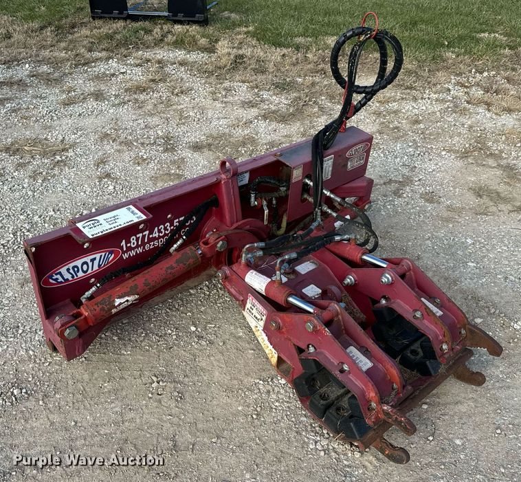 image for item DP6798 EZ-Spotur skid steer pole clamp