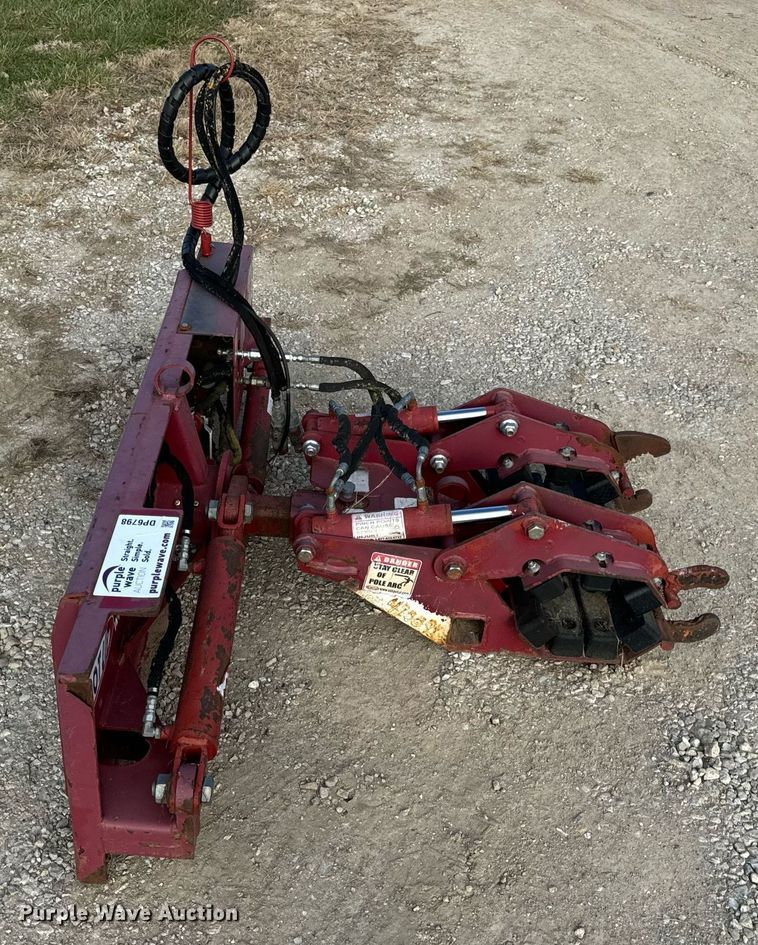 image for item DP6798 EZ-Spotur skid steer pole clamp