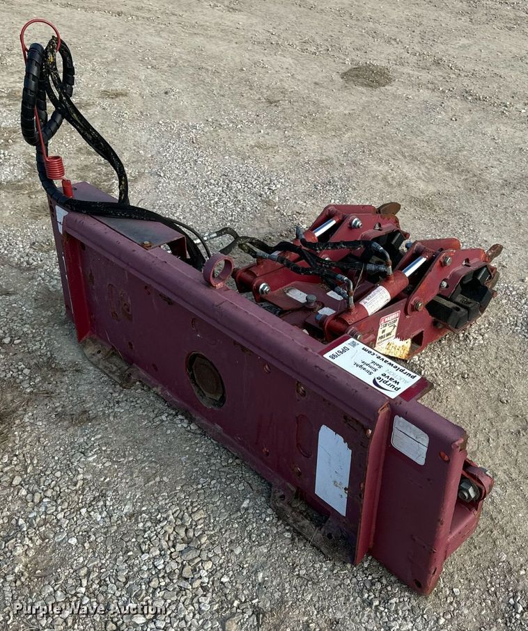 image for item DP6798 EZ-Spotur skid steer pole clamp