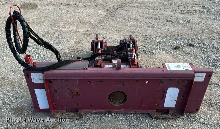 image for item DP6798 EZ-Spotur skid steer pole clamp