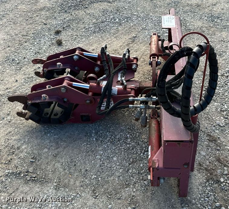 image for item DP6798 EZ-Spotur skid steer pole clamp