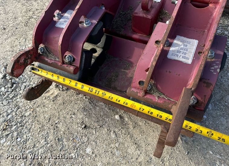 image for item DP6798 EZ-Spotur skid steer pole clamp