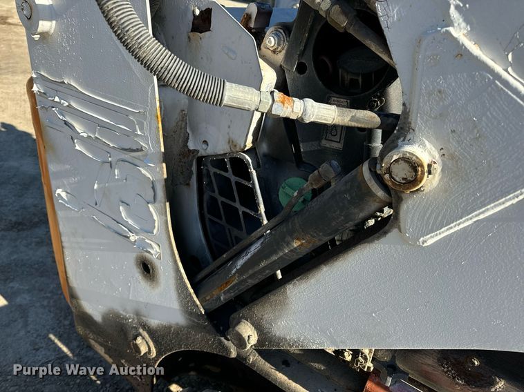 image for item DP6807 1998 Bobcat  773 skid steer loader