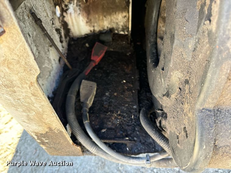 image for item DP6807 1998 Bobcat  773 skid steer loader