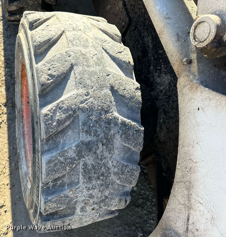 image for item DP6807 1998 Bobcat  773 skid steer loader