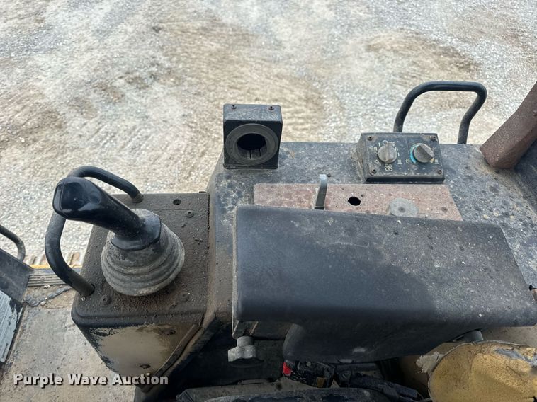 image for item DP6809 1999 Caterpillar  953C track loader