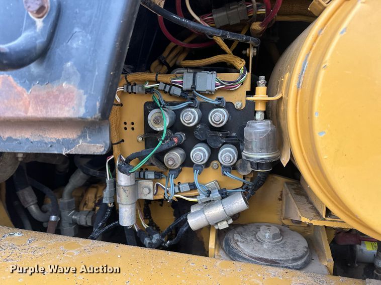 image for item DP6809 1999 Caterpillar  953C track loader