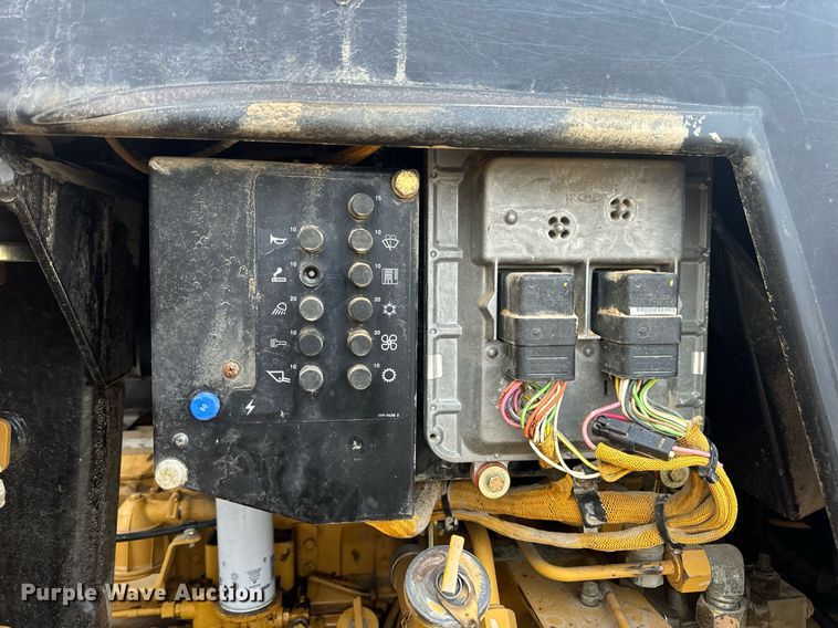 image for item DP6809 1999 Caterpillar  953C track loader