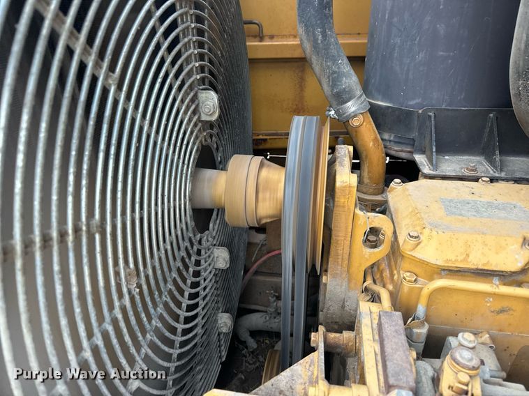 image for item DP6809 1999 Caterpillar  953C track loader