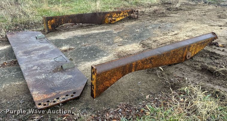 image for item DP6813 Caterpillar  735B haul truck tailgate