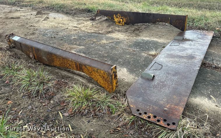 image for item DP6813 Caterpillar  735B haul truck tailgate