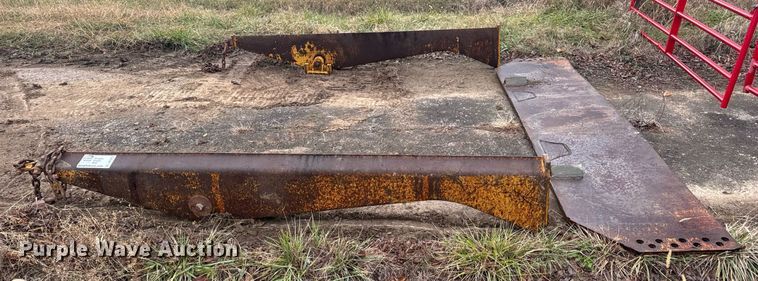 image for item DP6813 Caterpillar  735B haul truck tailgate