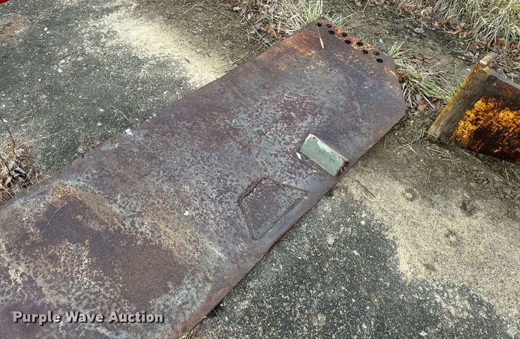 image for item DP6813 Caterpillar  735B haul truck tailgate