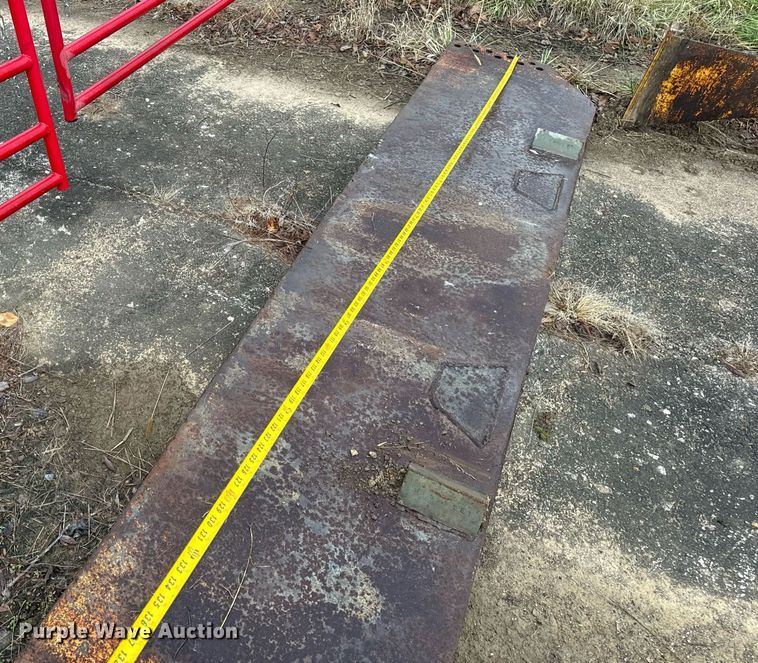 image for item DP6813 Caterpillar  735B haul truck tailgate