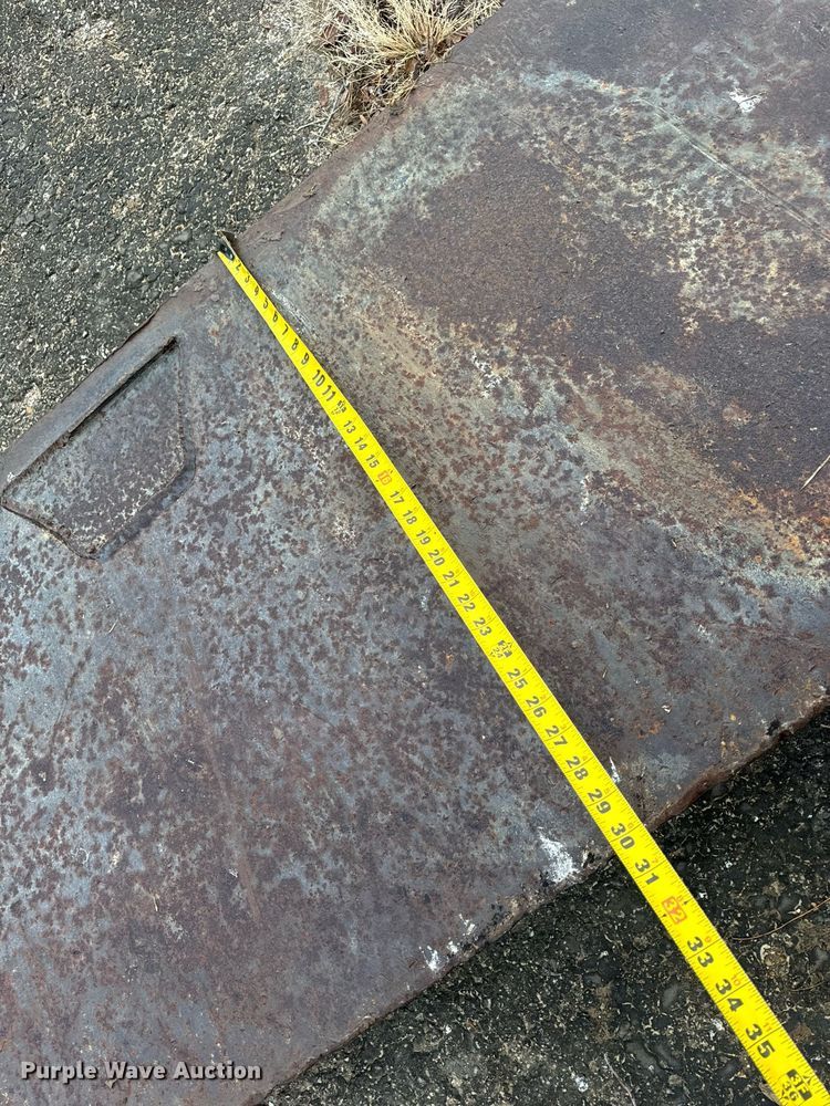 image for item DP6813 Caterpillar  735B haul truck tailgate