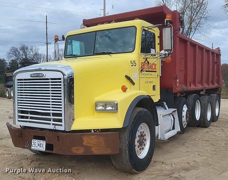 image for item DQ3786 1997 Freightliner dump truck