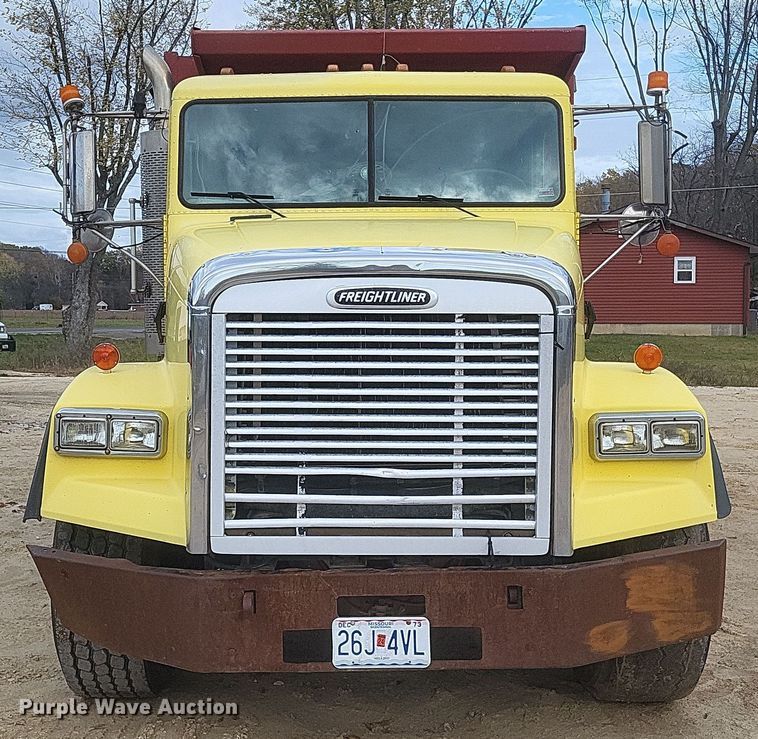 image for item DQ3786 1997 Freightliner dump truck