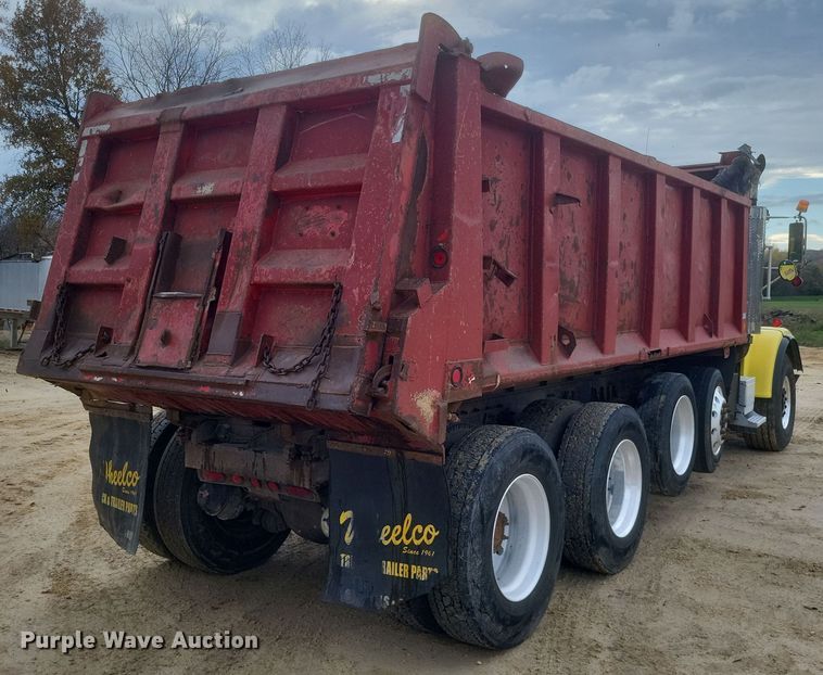 image for item DQ3786 1997 Freightliner dump truck