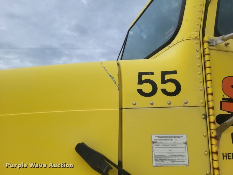 image for item DQ3786 1997 Freightliner dump truck