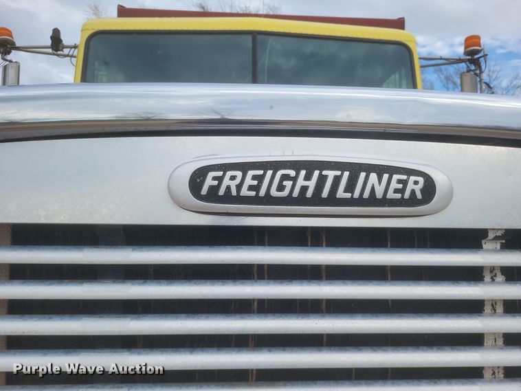 image for item DQ3786 1997 Freightliner dump truck