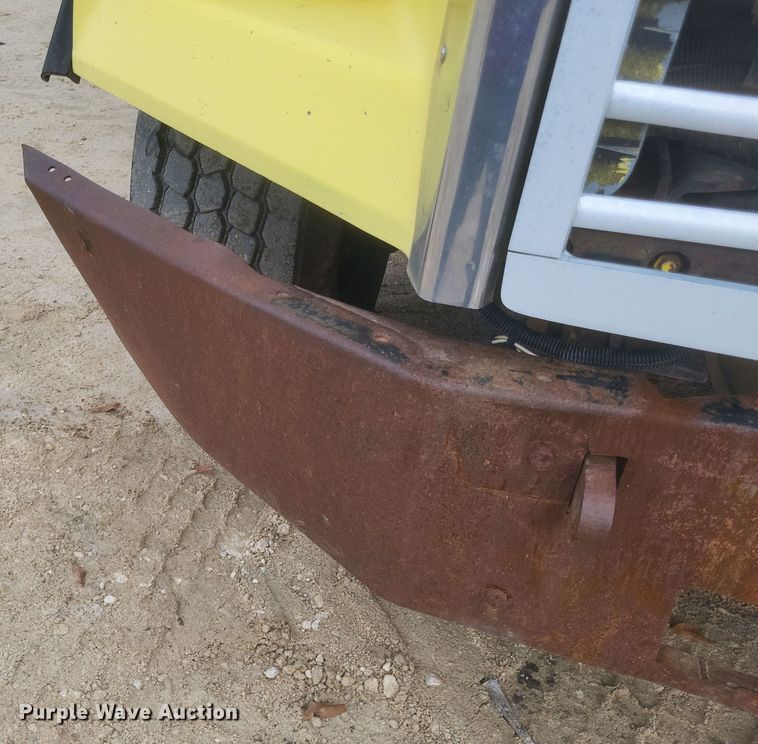 image for item DQ3786 1997 Freightliner dump truck