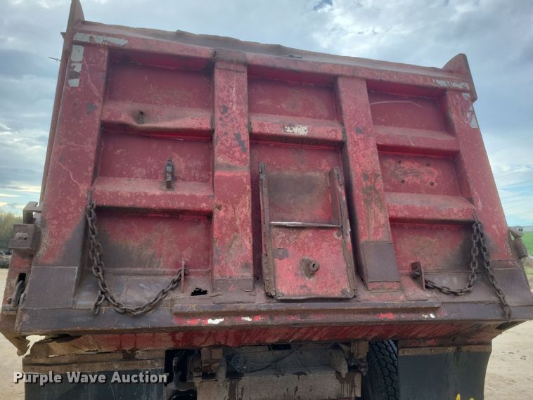 image for item DQ3786 1997 Freightliner dump truck