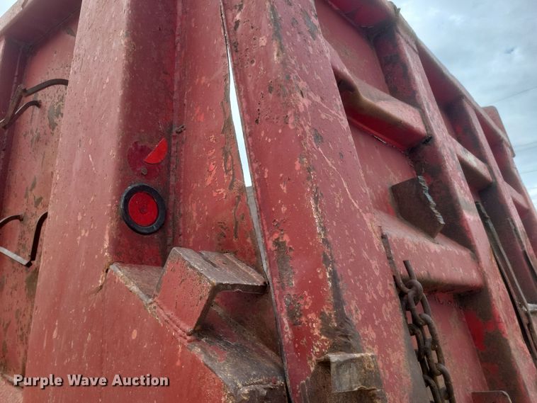 image for item DQ3786 1997 Freightliner dump truck