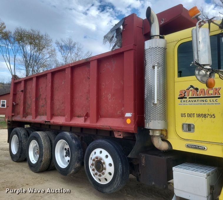 image for item DQ3786 1997 Freightliner dump truck