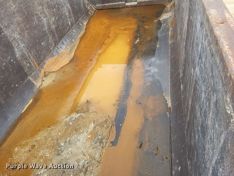 image for item DQ3786 1997 Freightliner dump truck