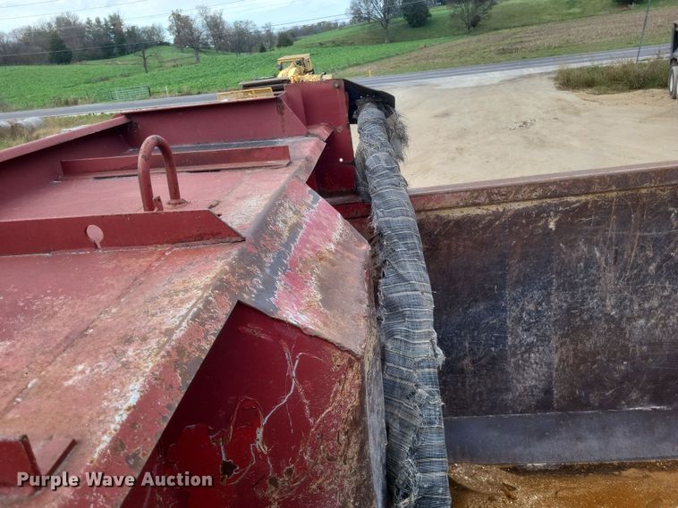 image for item DQ3786 1997 Freightliner dump truck