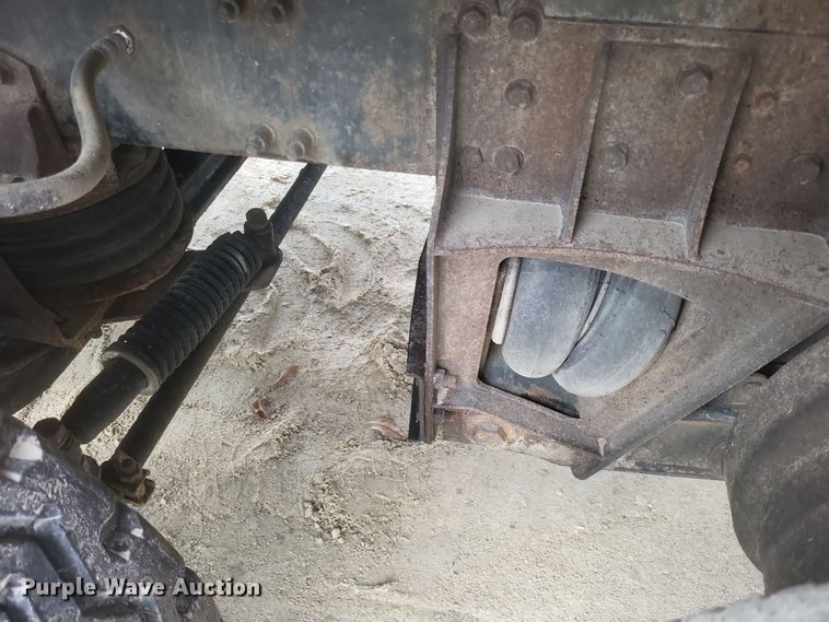 image for item DQ3786 1997 Freightliner dump truck