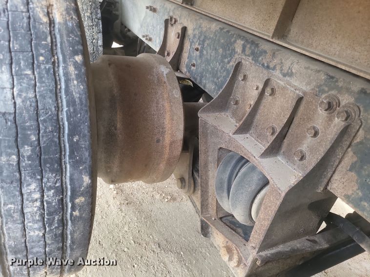 image for item DQ3786 1997 Freightliner dump truck