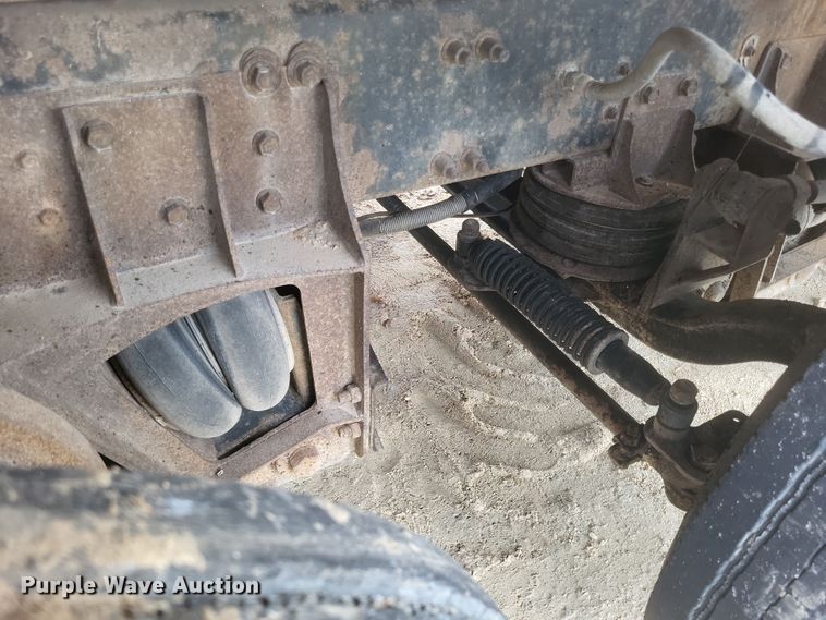 image for item DQ3786 1997 Freightliner dump truck