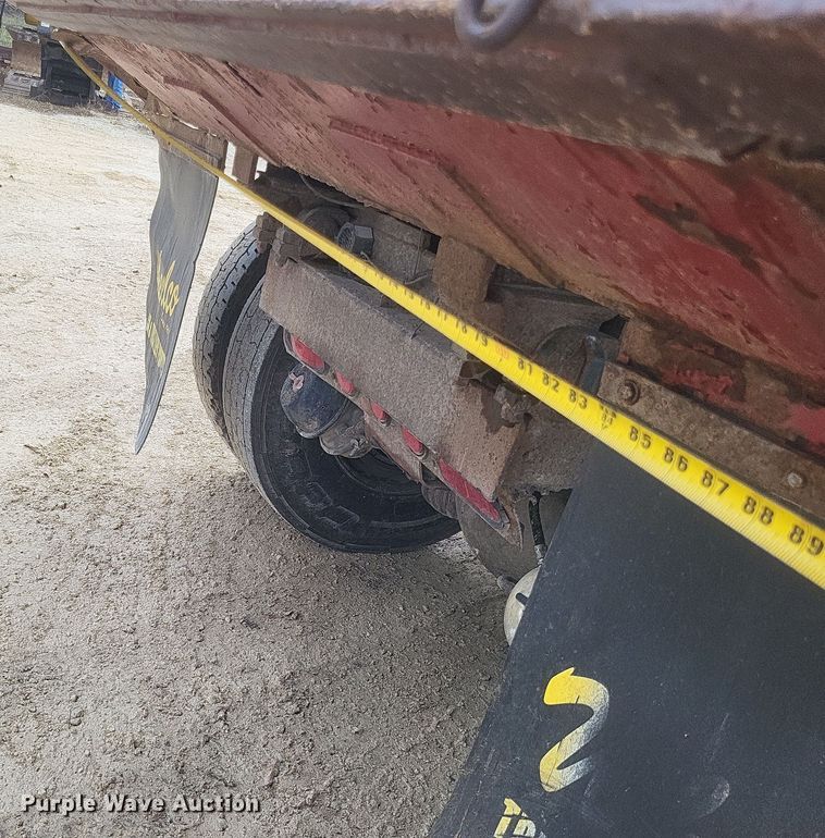 image for item DQ3786 1997 Freightliner dump truck