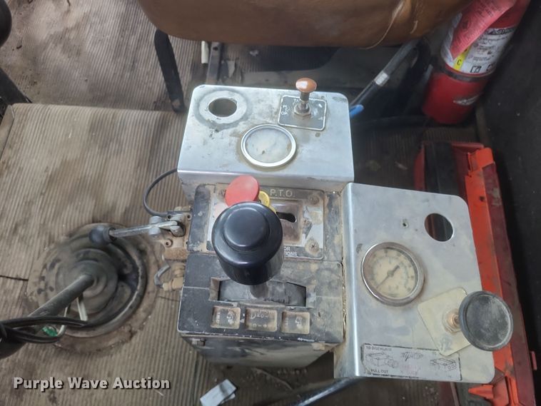 image for item DQ3786 1997 Freightliner dump truck