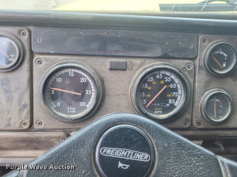 image for item DQ3786 1997 Freightliner dump truck