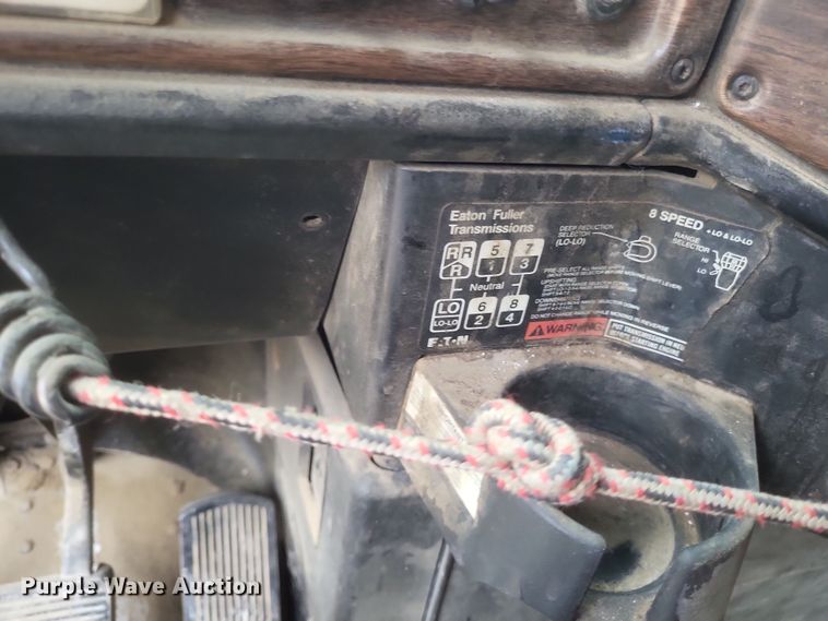 image for item DQ3786 1997 Freightliner dump truck