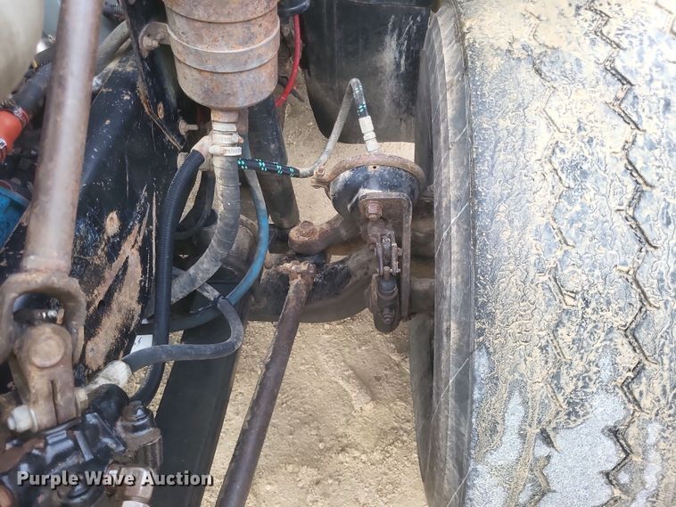 image for item DQ3786 1997 Freightliner dump truck